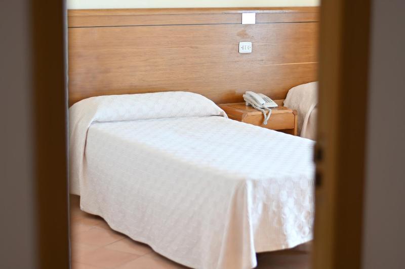 Twin Room with Terrace image 4