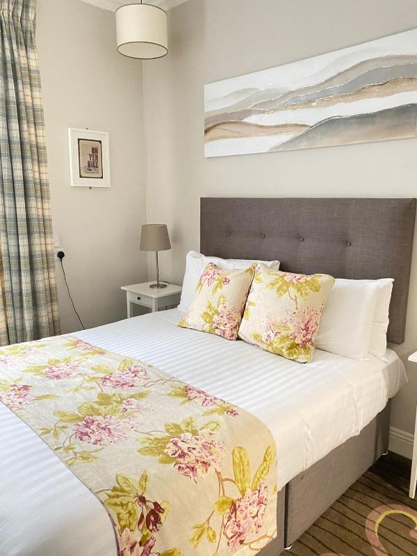 Superior Quadruple Room image 3