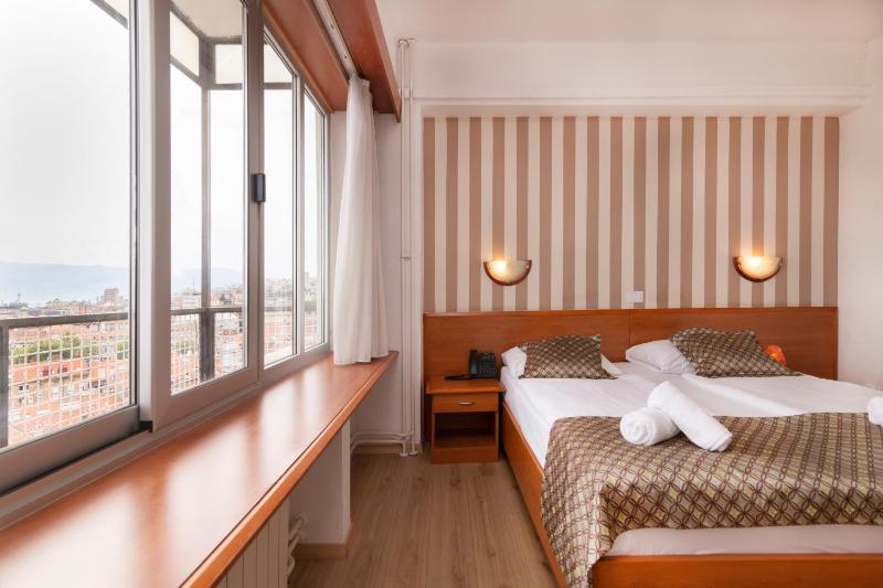 Superior Double or Twin Room image 4