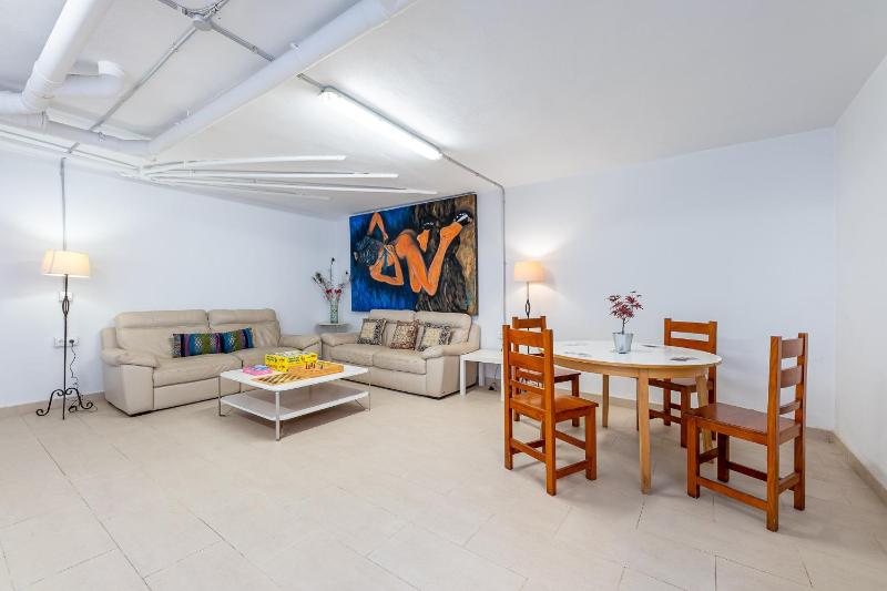 797 HOLIDAY RENTALS - Hermosa villa en playamar - image 36