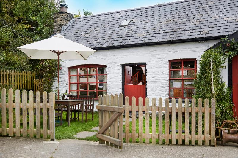 Y Beudy Llangrannog Images