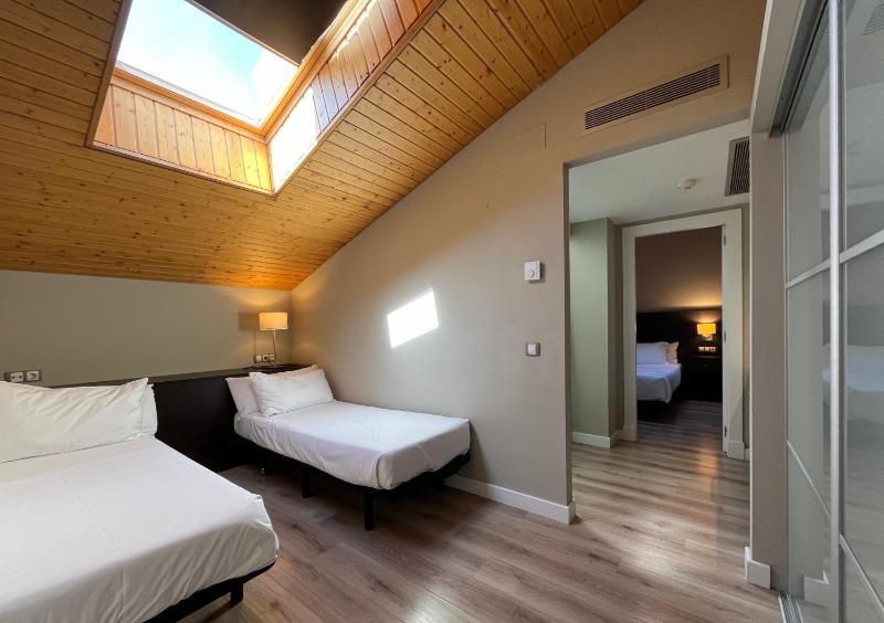 Dúplex/Family Room image 1