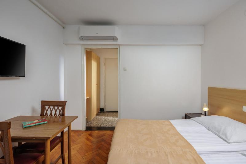 Economy Double or Twin Room image 3