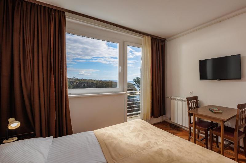 Economy Double or Twin Room image 1