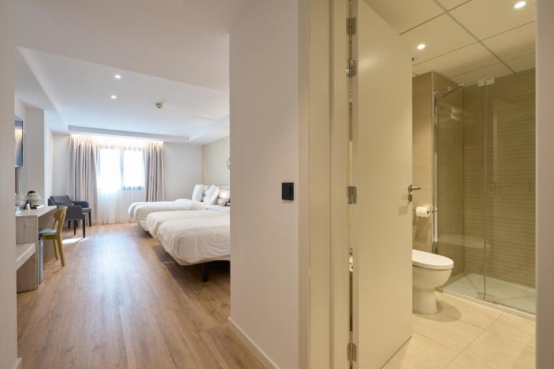 Family Room image 1