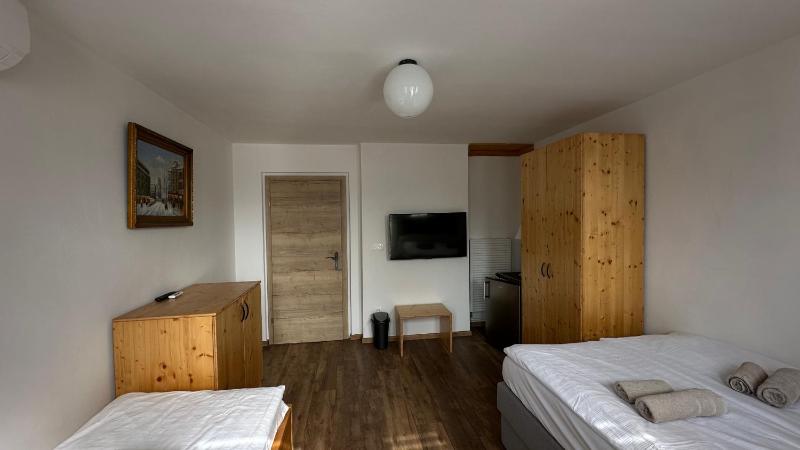 Deluxe Double Room with Balcony image 3