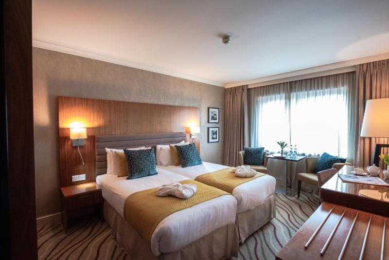 Executive Double or Twin Room image 3