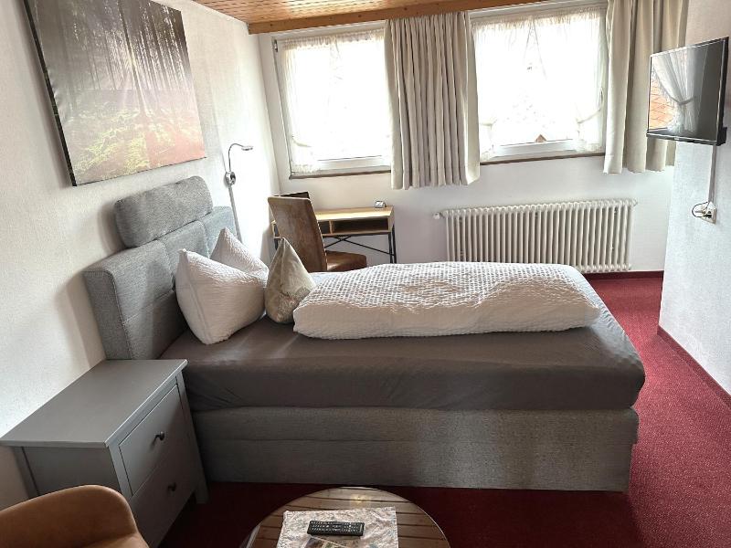 Single Room image 3