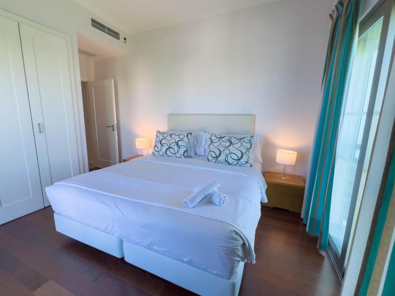 Two-Bedroom Suite with Sea View image 3
