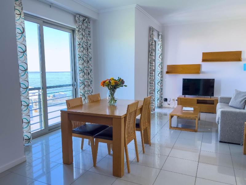 Two-Bedroom Suite with Sea View image 1