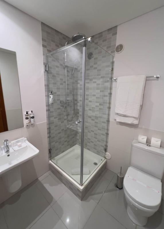Two-Bedroom Suite with Land View image 2