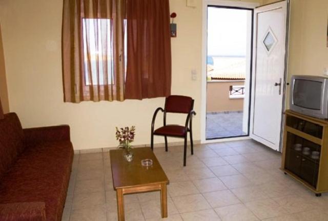 Studio with Garden View - Ground Floor image 3