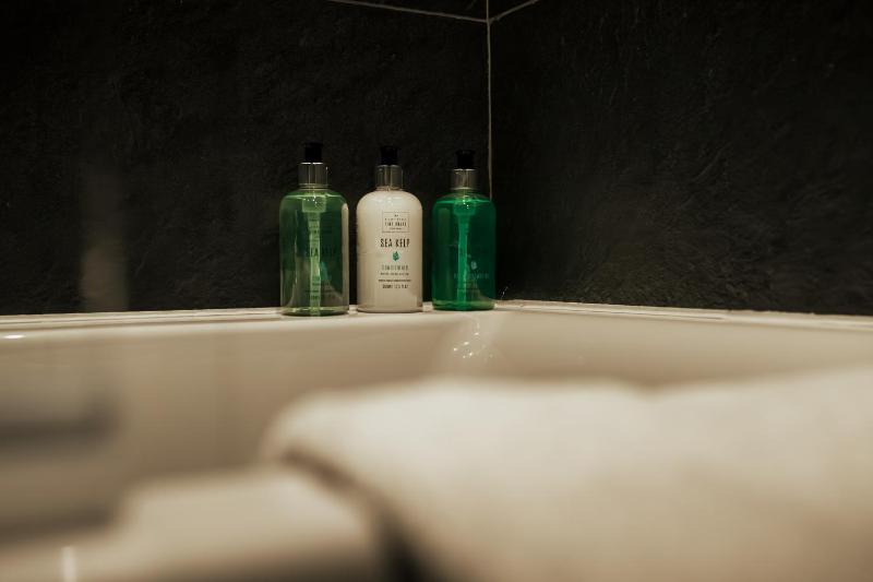 Standard Double (Private External Bathroom) image 1