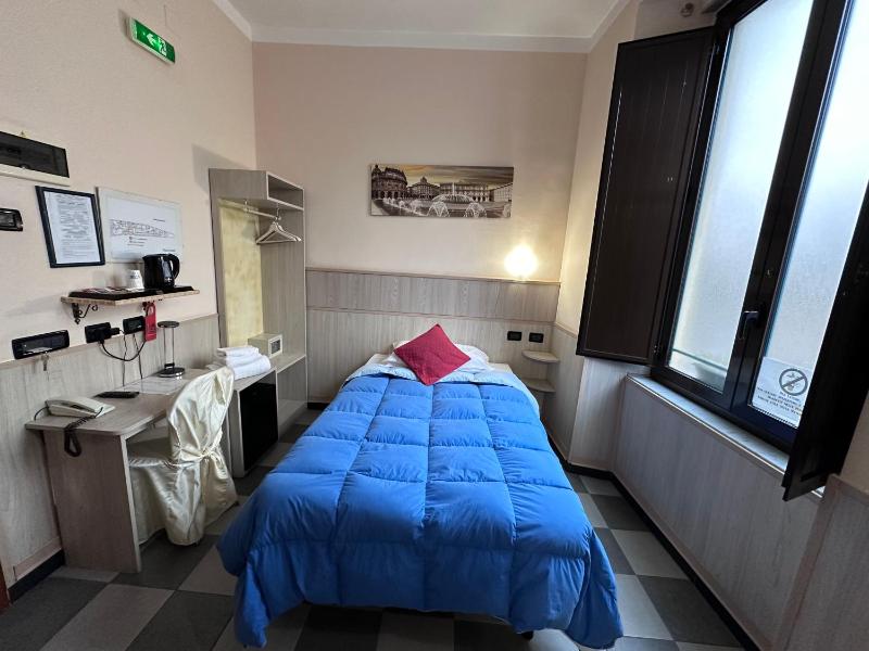Single Room image 3