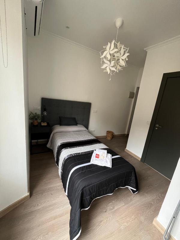 Single Room image 4
