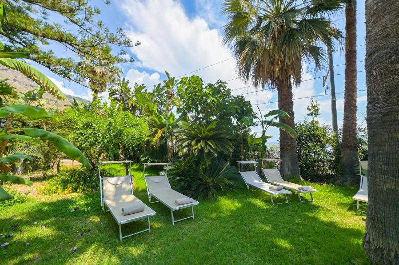 Apartment with Sea View image 2
