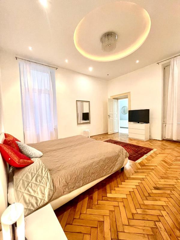 Amazing Swedish 3 ROOMS Apartment in the City Center - image 13