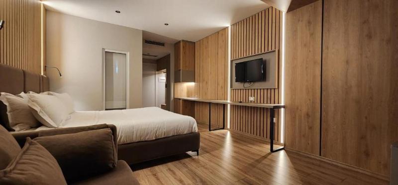 Deluxe Double Room image 4