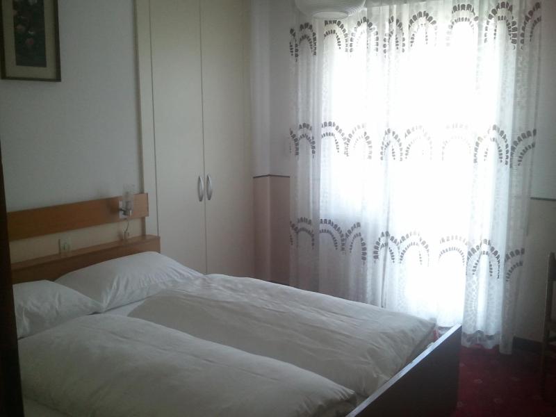 Double Room with Balcony image 4