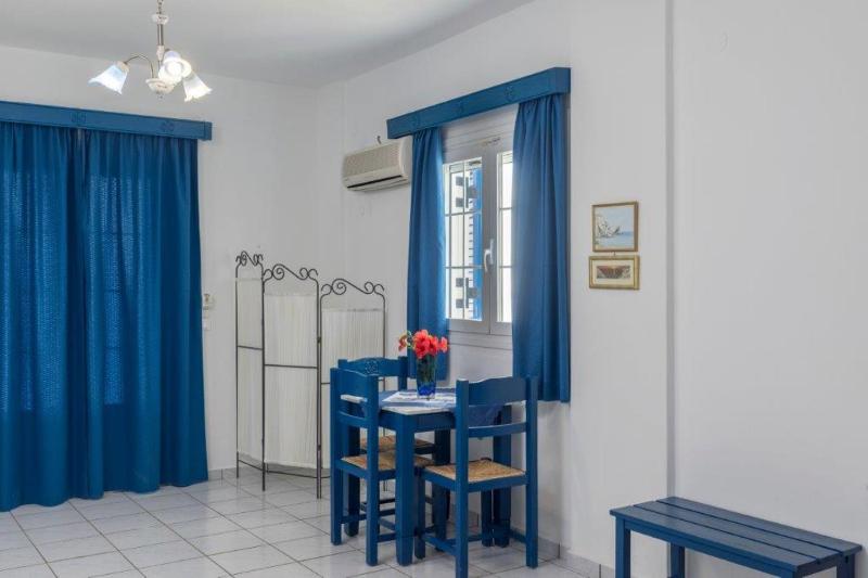 Standard Quadruple Room image 3