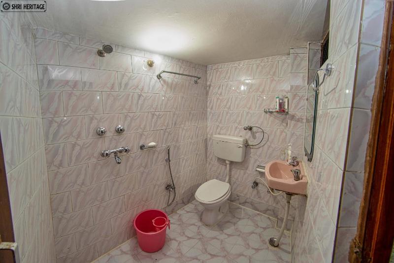 Shri Heritage - Entire Cozy Floor at Assi Varanasi - image 6