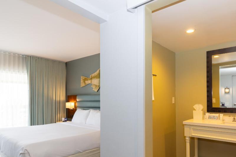 King Room image 3