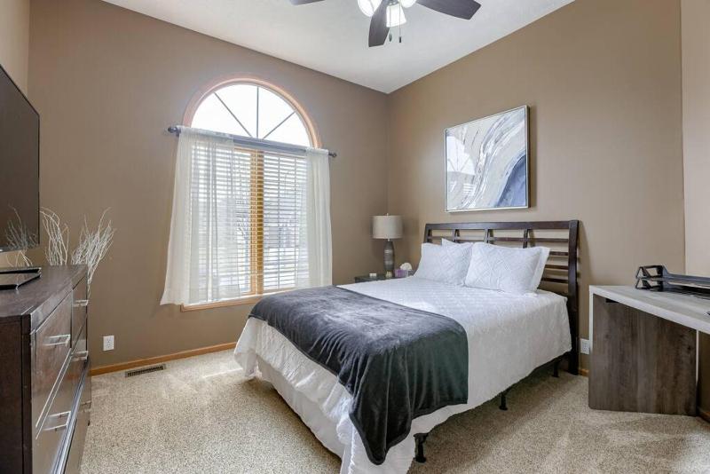 Five-Bedroom House image 3