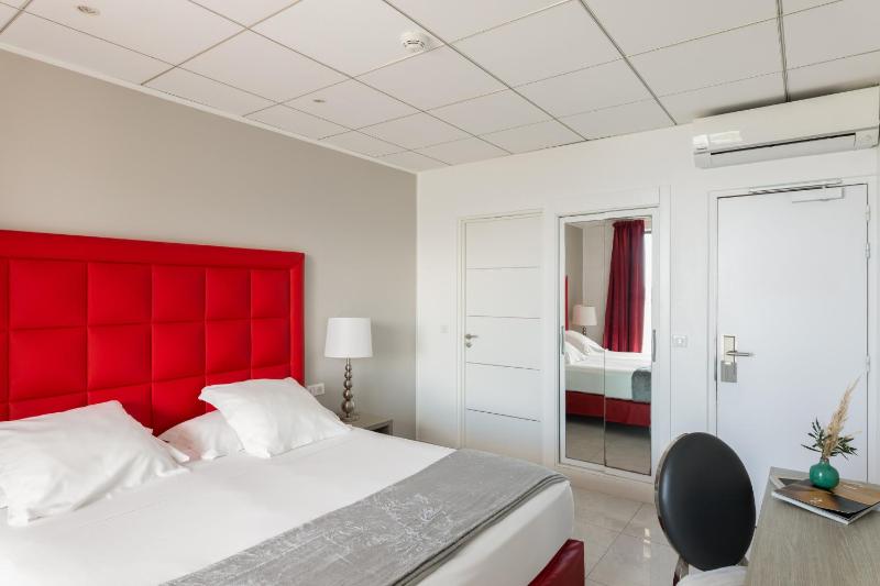 Superior Double Room - Gulf Side image 4