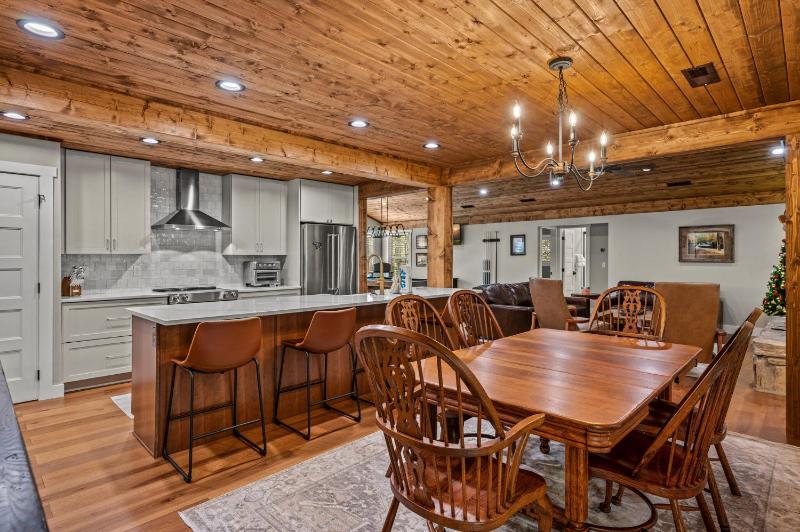 Hidden Hills Hideaway - image 19