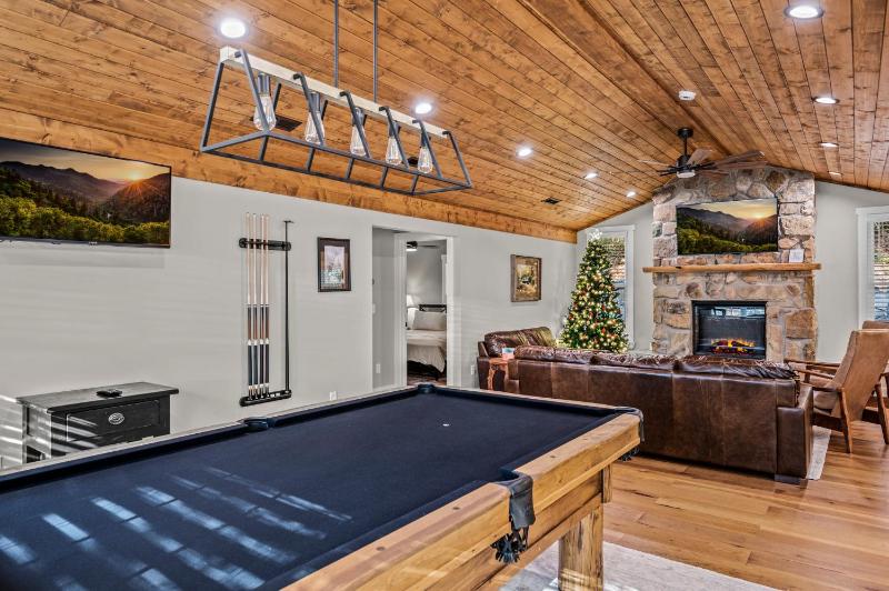 Hidden Hills Hideaway - image 45