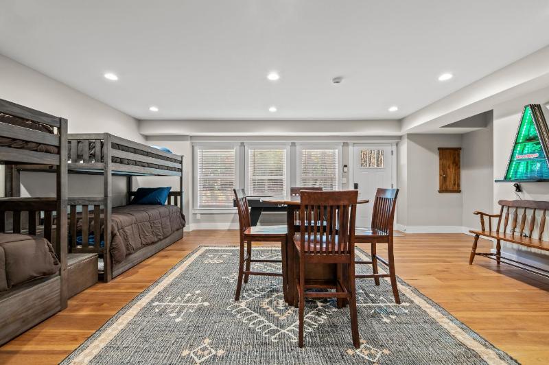 Hidden Hills Hideaway - image 28