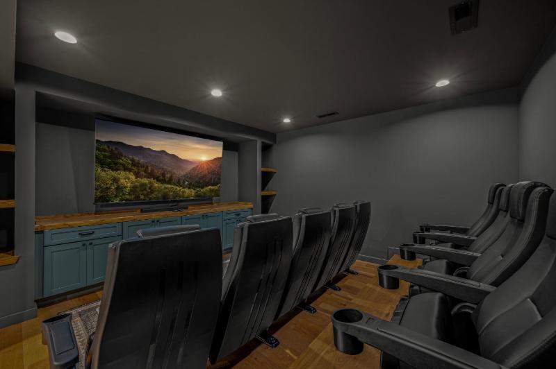 Hidden Hills Hideaway - image 34