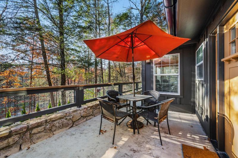 Hidden Hills Hideaway - image 15