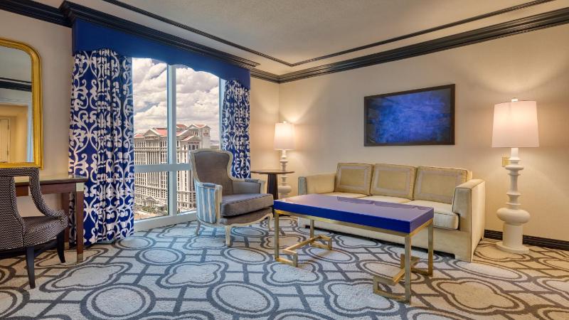 Bordeaux Giverny Suite King image 2