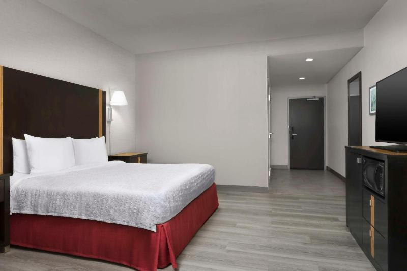 King Room - Mobility Access/Non-Smoking image 3