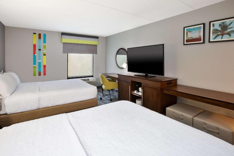 Queen Room with Two Queen Beds - Non-Smoking image 1