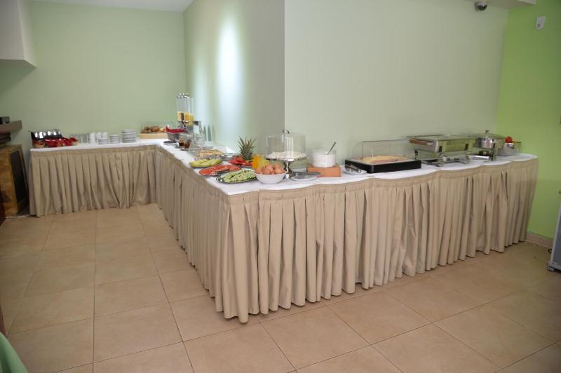 Heleni Beach Hotel - image 12