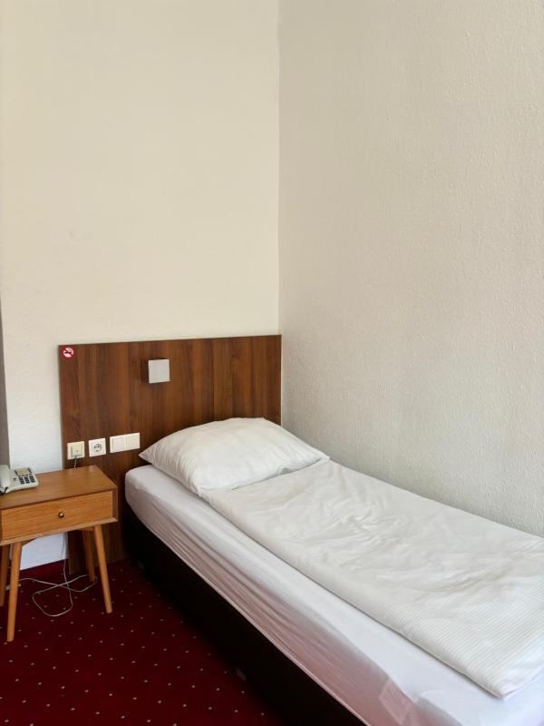 Single Room image 1