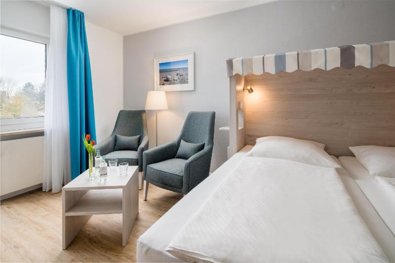 Superior Double Room South Side image 3