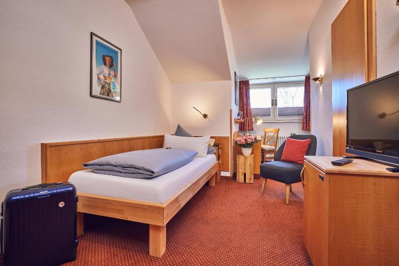 Standard Single Room image 3