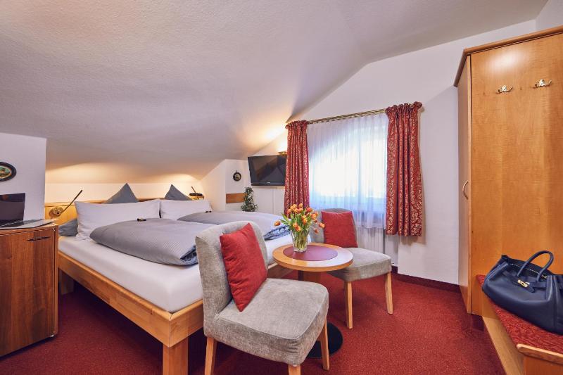 Small Double Room image 1