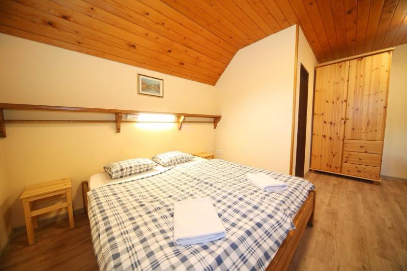 Triple Room with Bathroom image 4