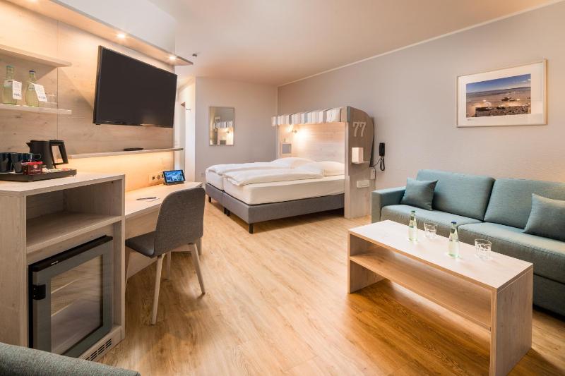 Superior Double Room South Side image 1