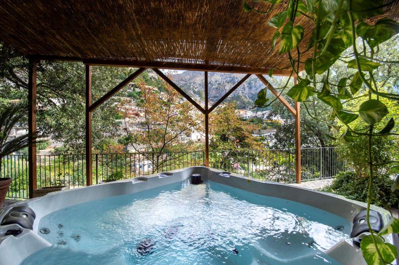 AMORE RENTALS - Villa Elio - image 35