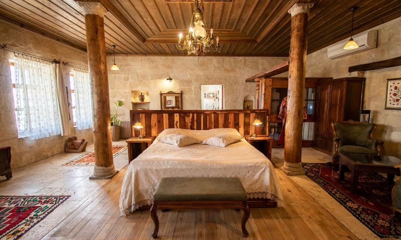 Superior King Room image 2