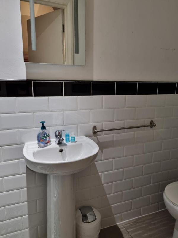 Standard Single Room image 3