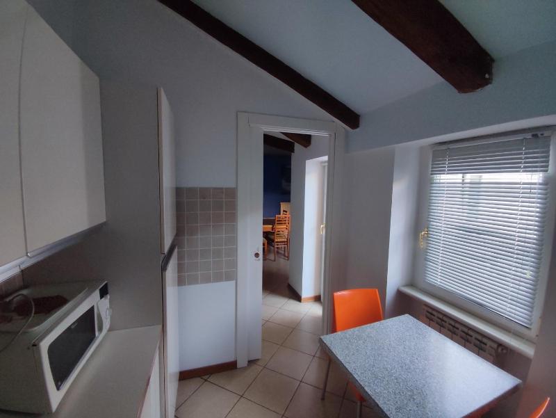 One-Bedroom Apartment image 4