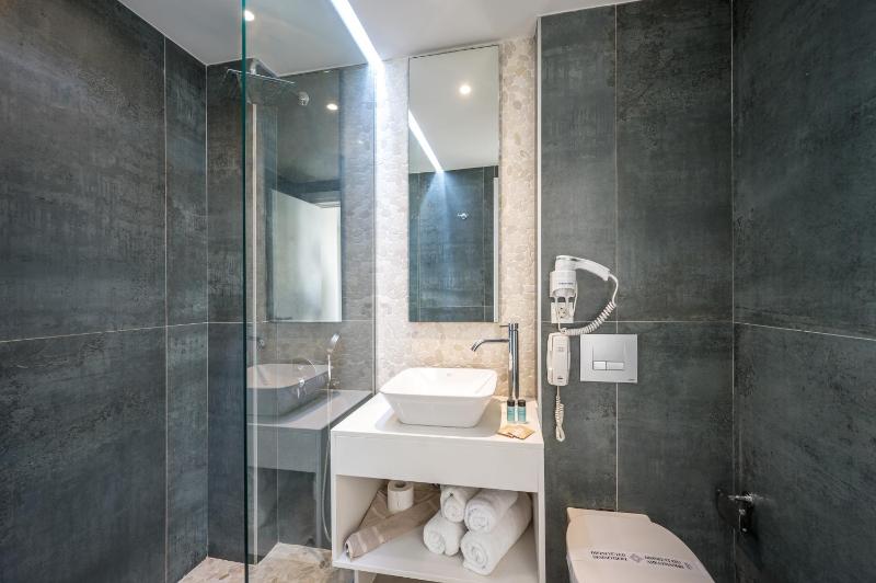 Superior Double Room image 4