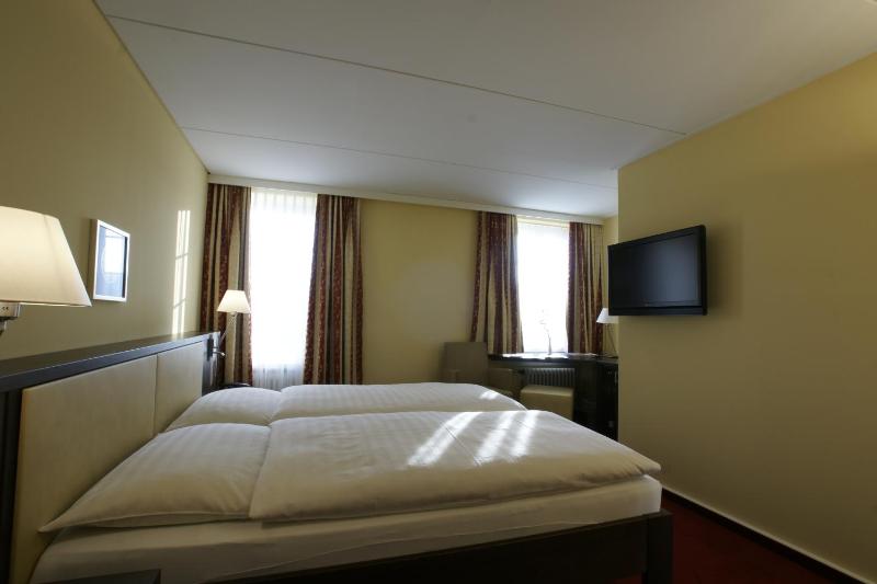 Comfort Double or Grand Lit Room image 4