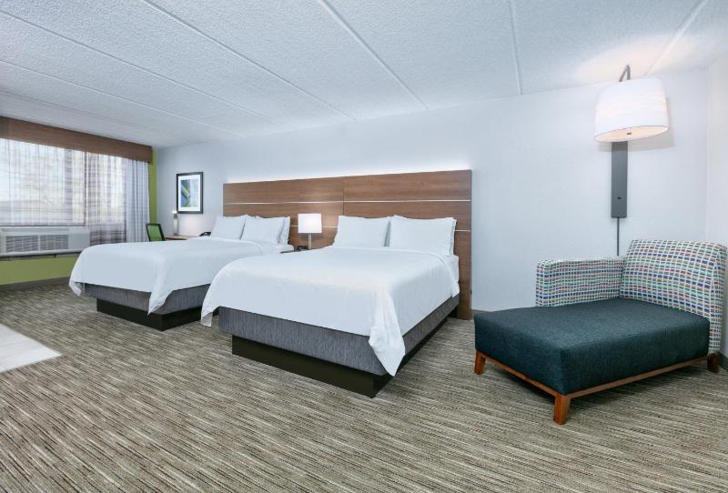 Standard Room with Two Queen Beds image 2